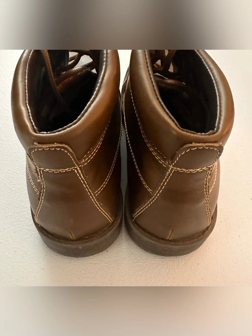 Tommy Hilfiger sturdy leather